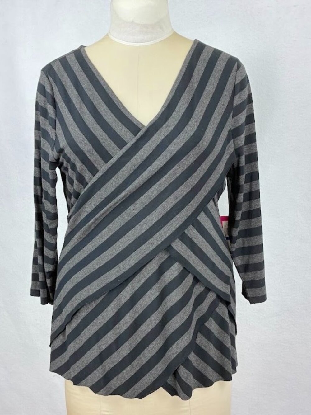 Vince Camuto Bandage Striped T-Shirt 3/4 Sleeve Deep V-Neck Career Academia NWT